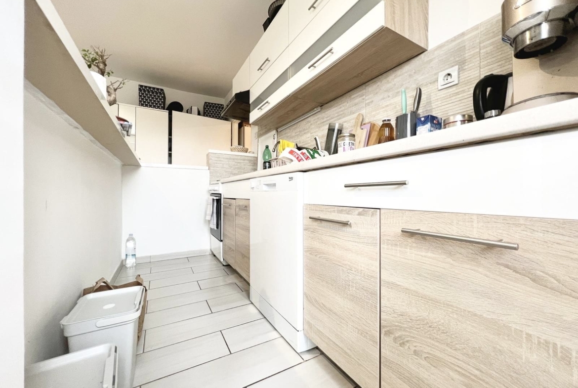 Two-room apartment: Zagreb, Vrbik, NKP 47 m²