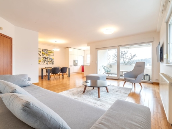 Three-room apartment with POOL! Zagreb, Vrhovec, 110 m²+ 2VPM