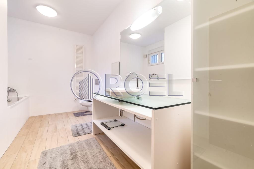 Trosobni stan s BAZENOM! Zagreb, Vrhovec, 110 m²+ 2VPM