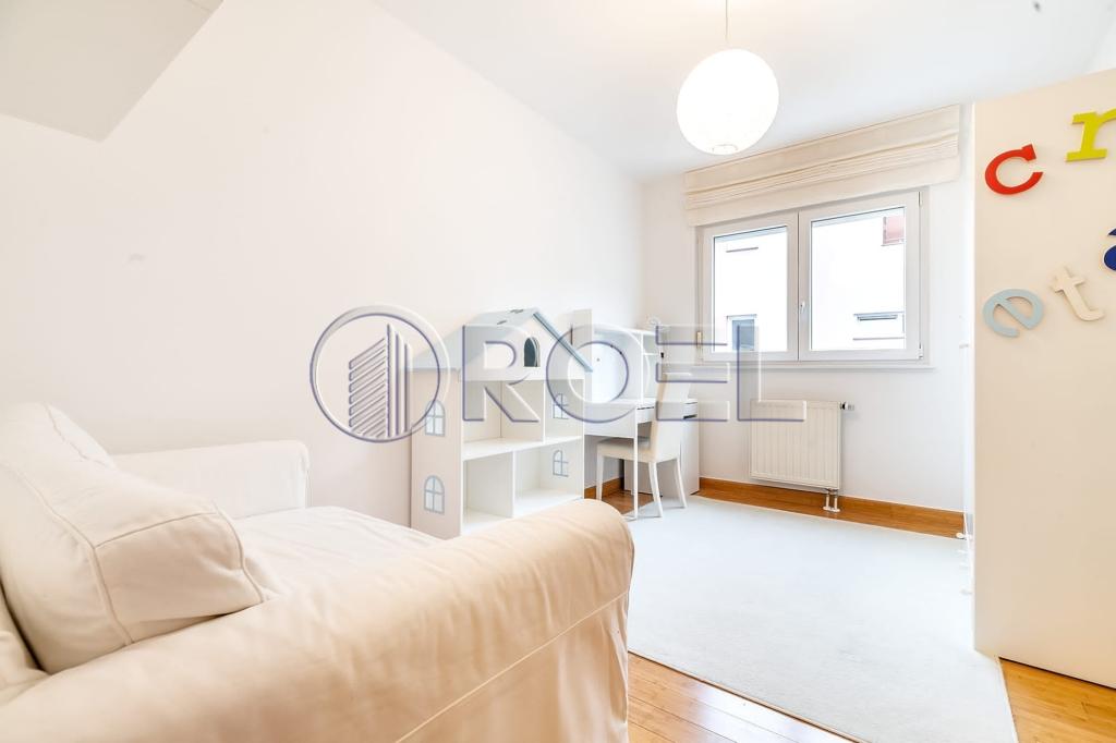 Trosobni stan s BAZENOM! Zagreb, Vrhovec, 110 m²+ 2VPM