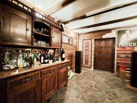Tavern and garage: Zagreb, Lašćina, NKP 85.08 m²