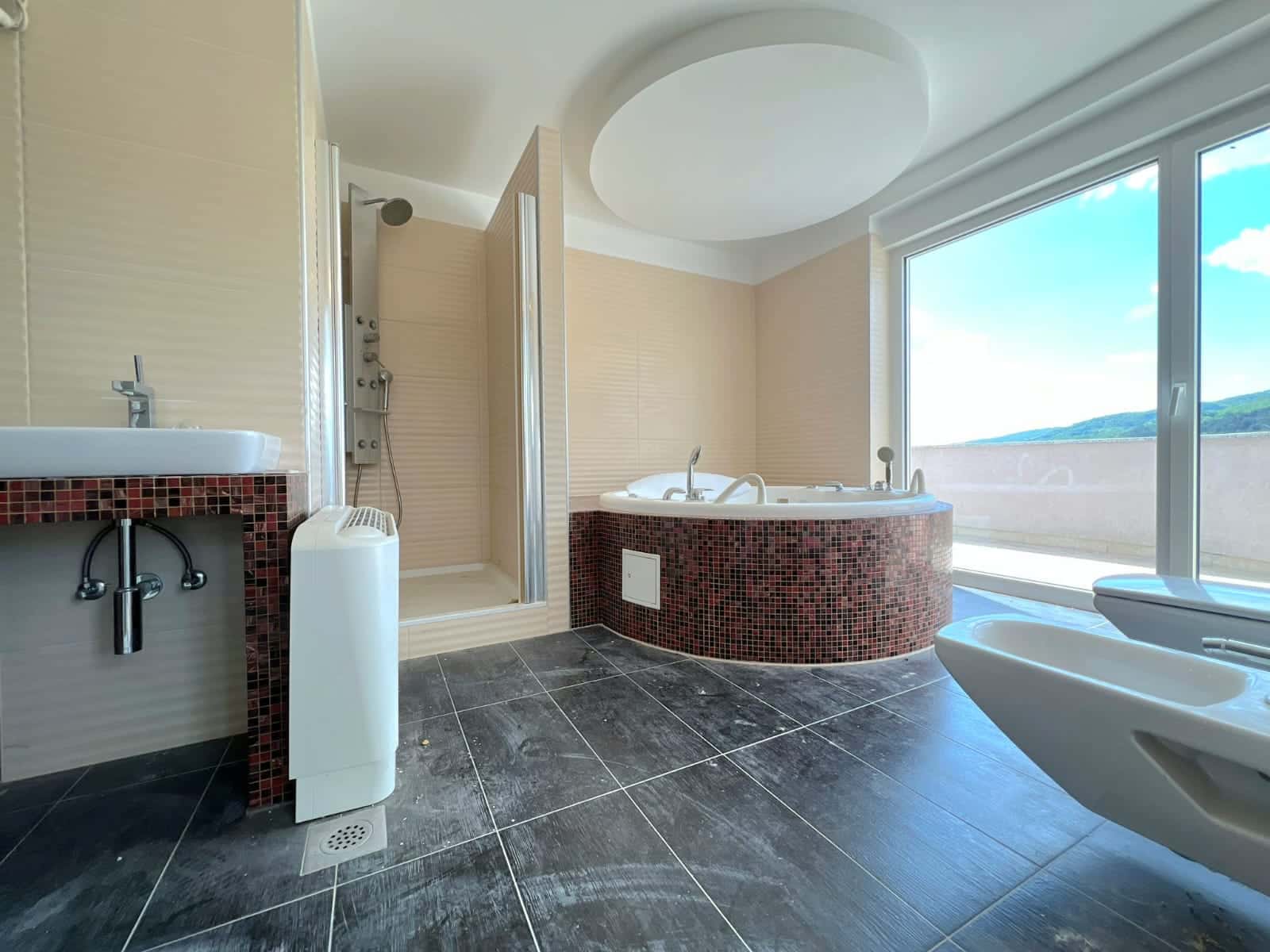 WhatsApp Image 2024-04-24 at 15.36.47 (11) Trosobni stan: Zagreb, Gračani, NKP 159 m² + 2 VPM