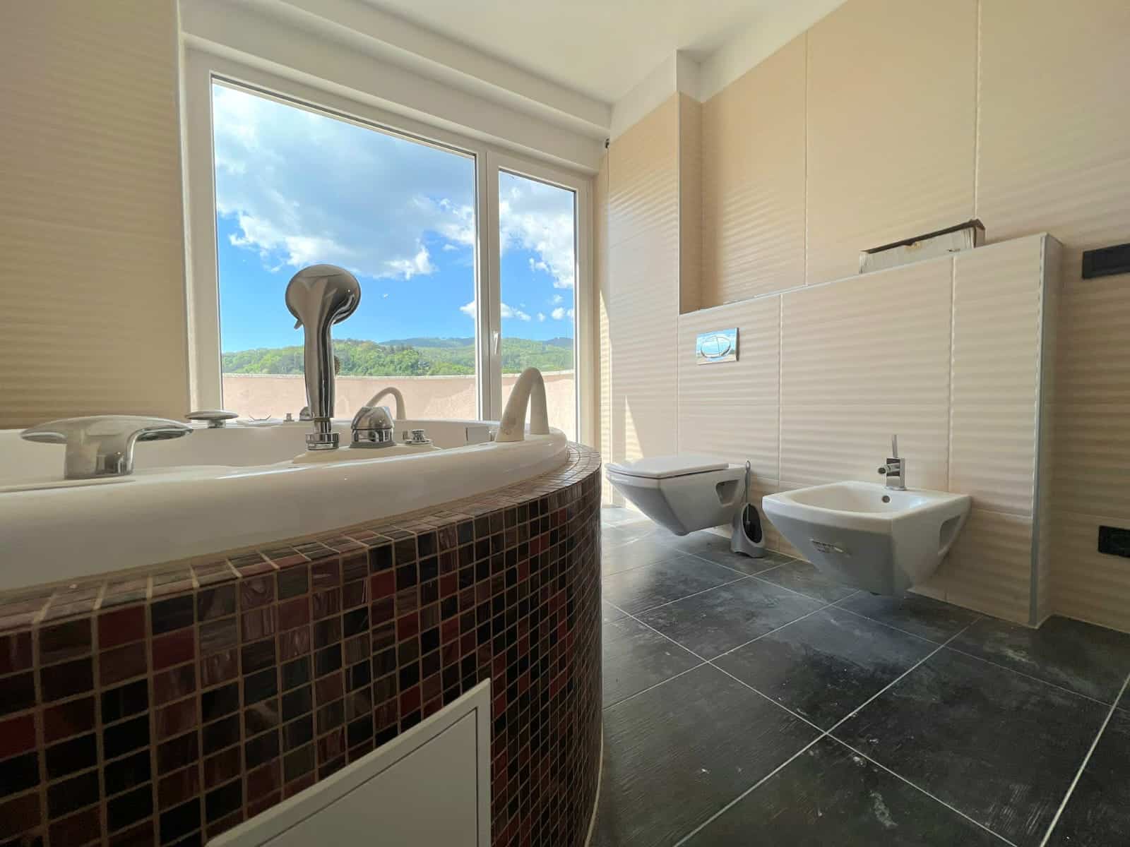 WhatsApp Image 2024-04-24 at 15.36.48 (2) Trosobni stan: Zagreb, Gračani, NKP 159 m² + 2 VPM