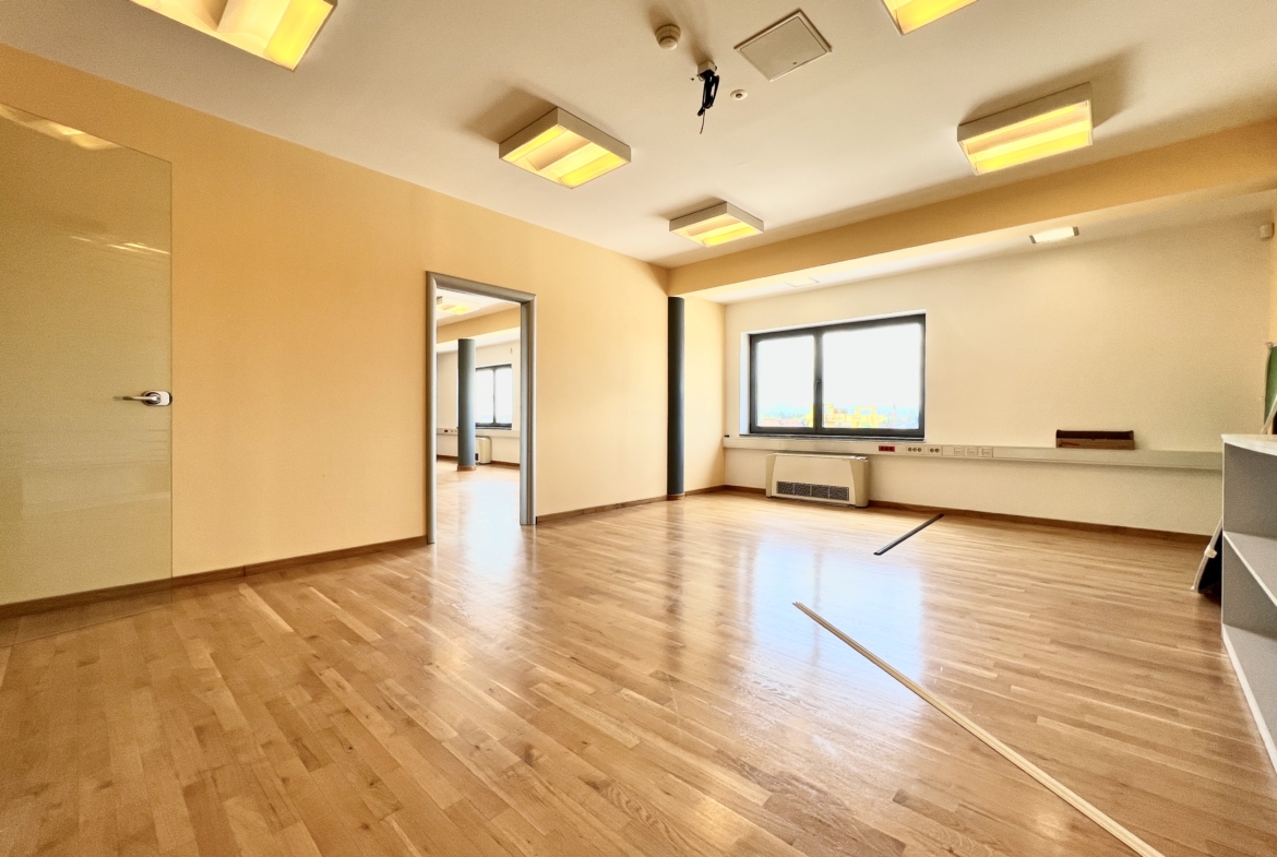 Uredski poslovni prostor, Zagreb, Lučko, NKP 147 m2