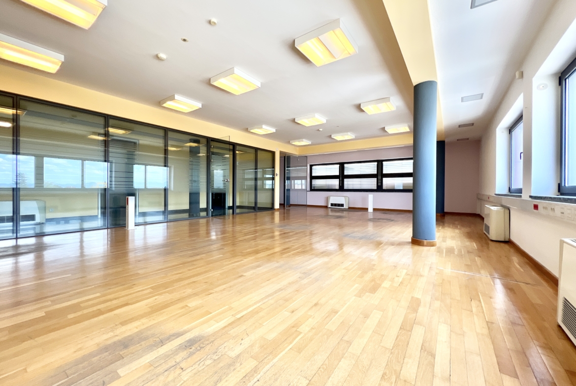 Uredski poslovni prostor, Zagreb, Lučko, NKP 147 m2