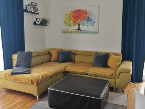 Dvosobni stan: Sveta Klara, NKP 58 m²