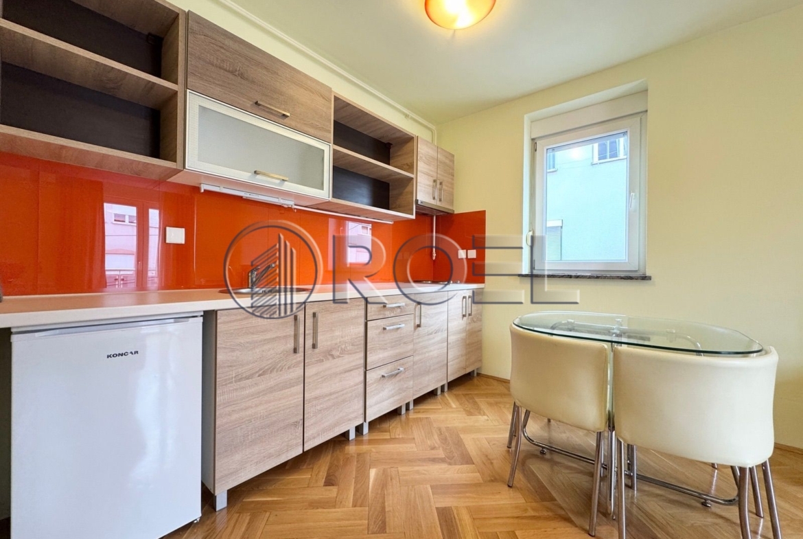 Zagreb, Knežija dvosobni stan, Savska cesta, NKP 42 m2 najam