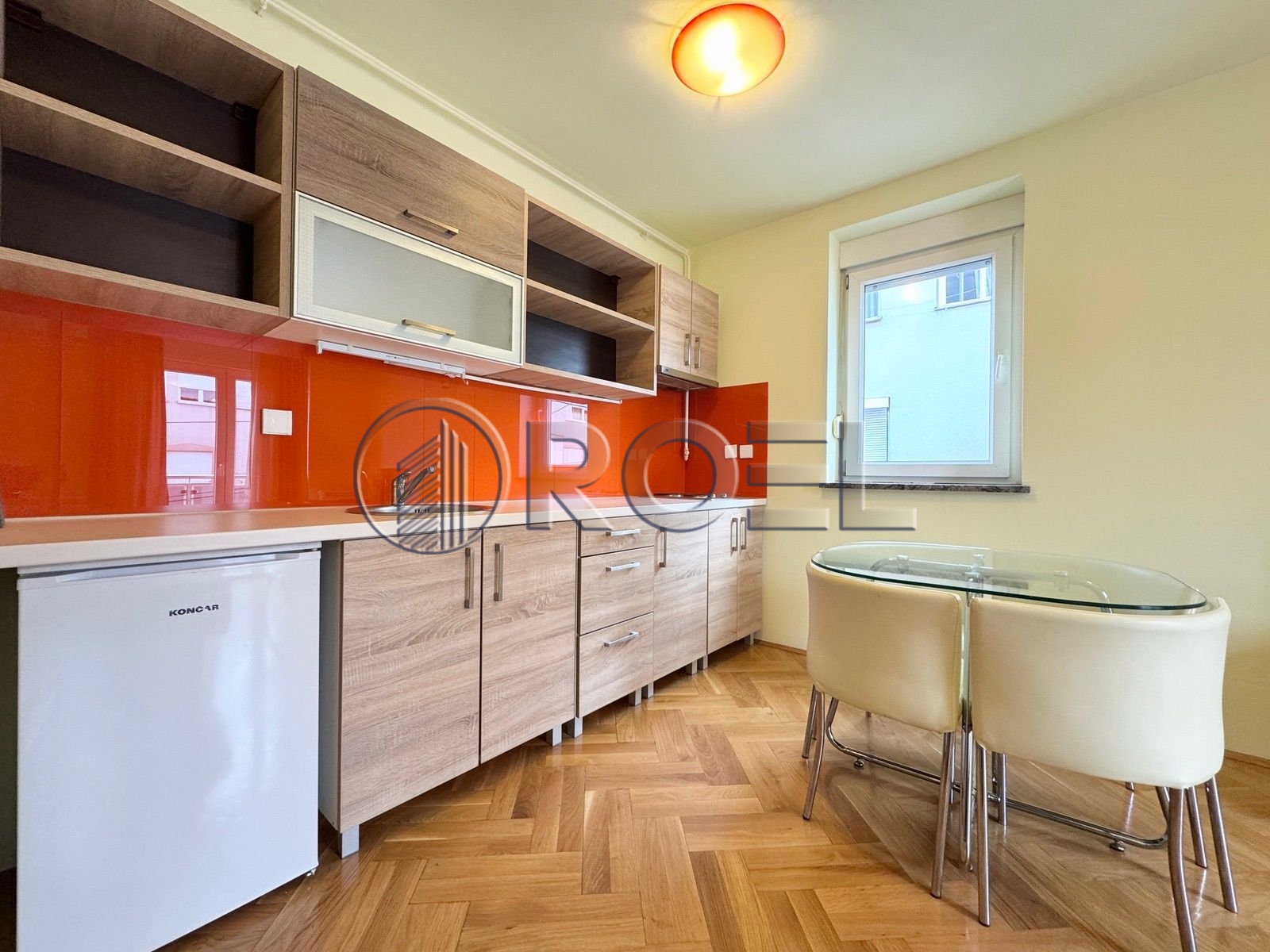 1023_3_1760042617 Zagreb, Knežija dvosobni stan, Savska cesta, NKP 42 m2 najam