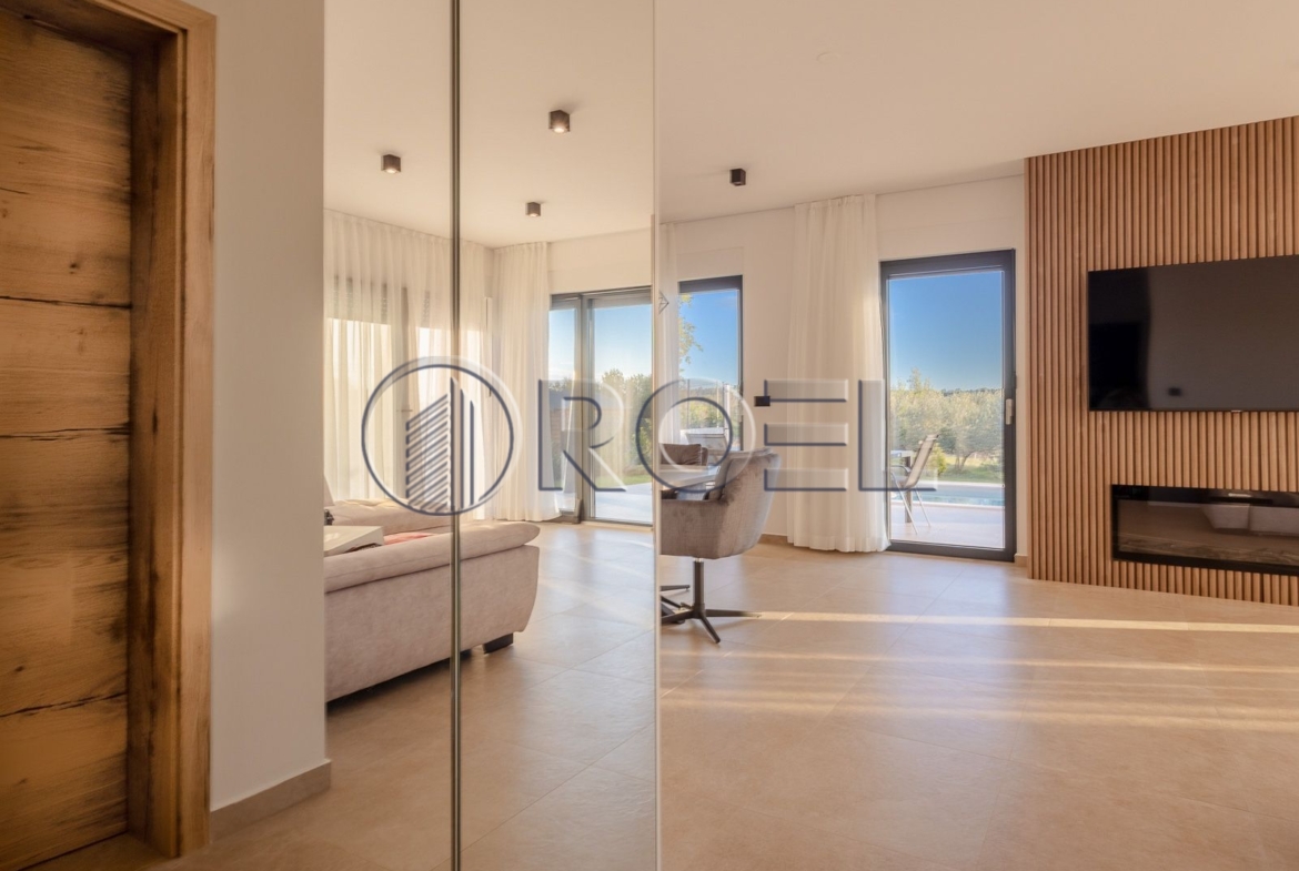 Istra, Jakovići, Luksuzna vila s bazenom, 15 km od Poreča 98.11 m²