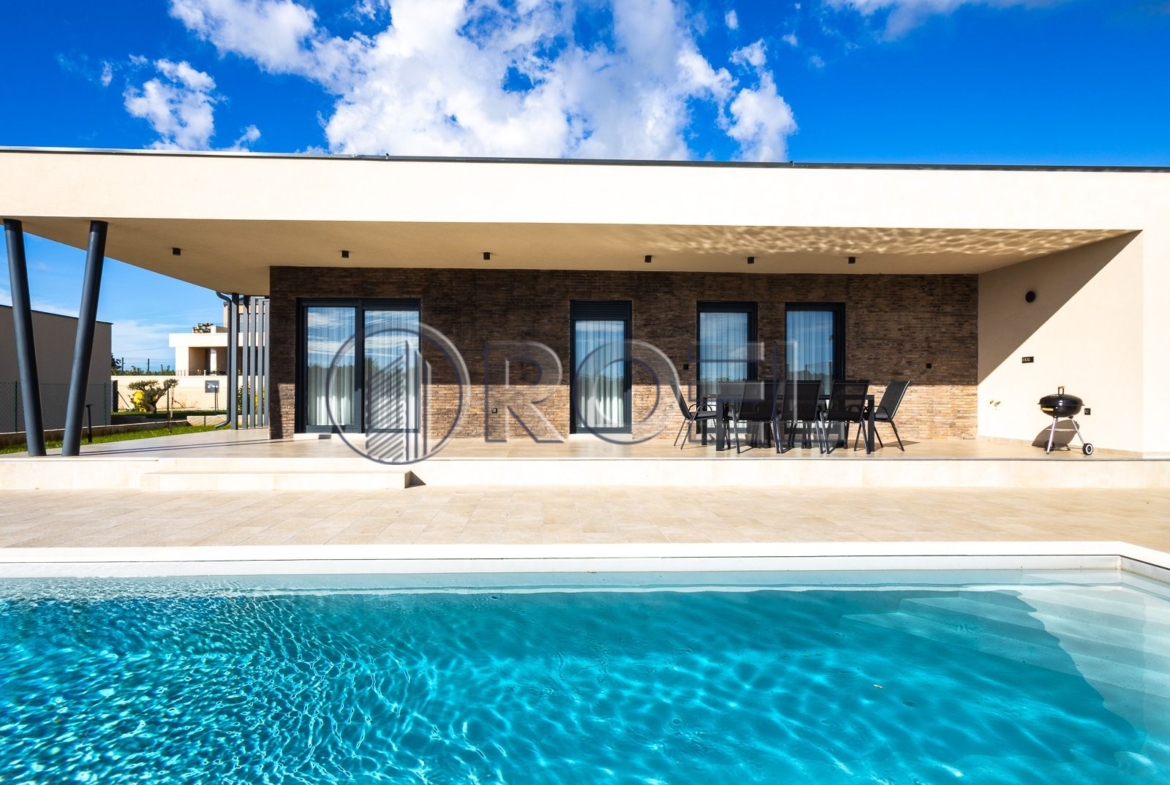 Istra, Jakovići, Luksuzna vila s bazenom, 15 km od Poreča 98.11 m²