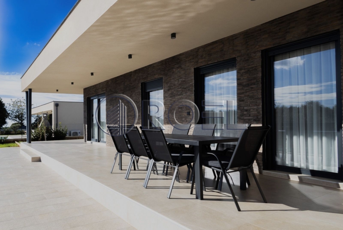 Istra, Jakovići, Luksuzna vila s bazenom, 15 km od Poreča 98.11 m²