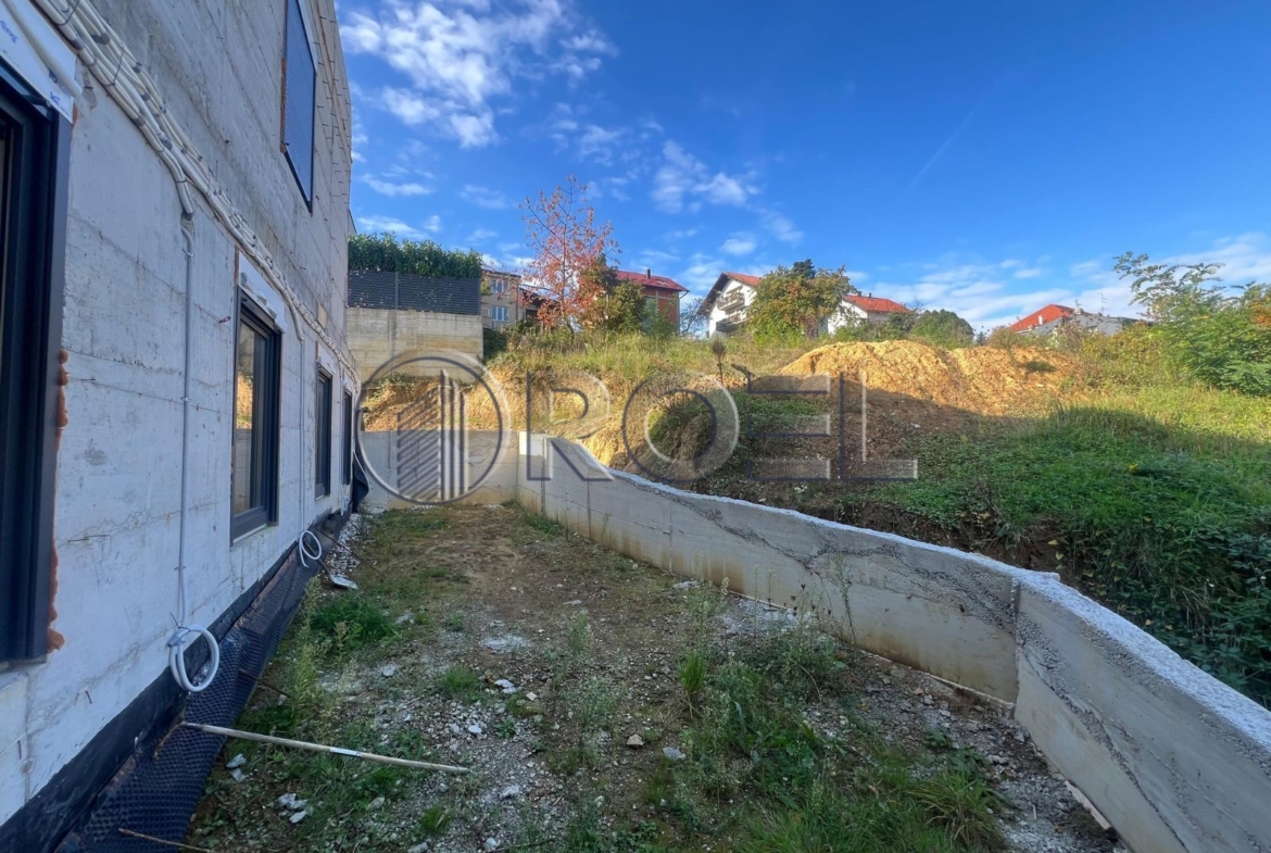 Peterosobni stan, Zagreb, Donji Rim, NKP 159 m2 + garaža + vpm