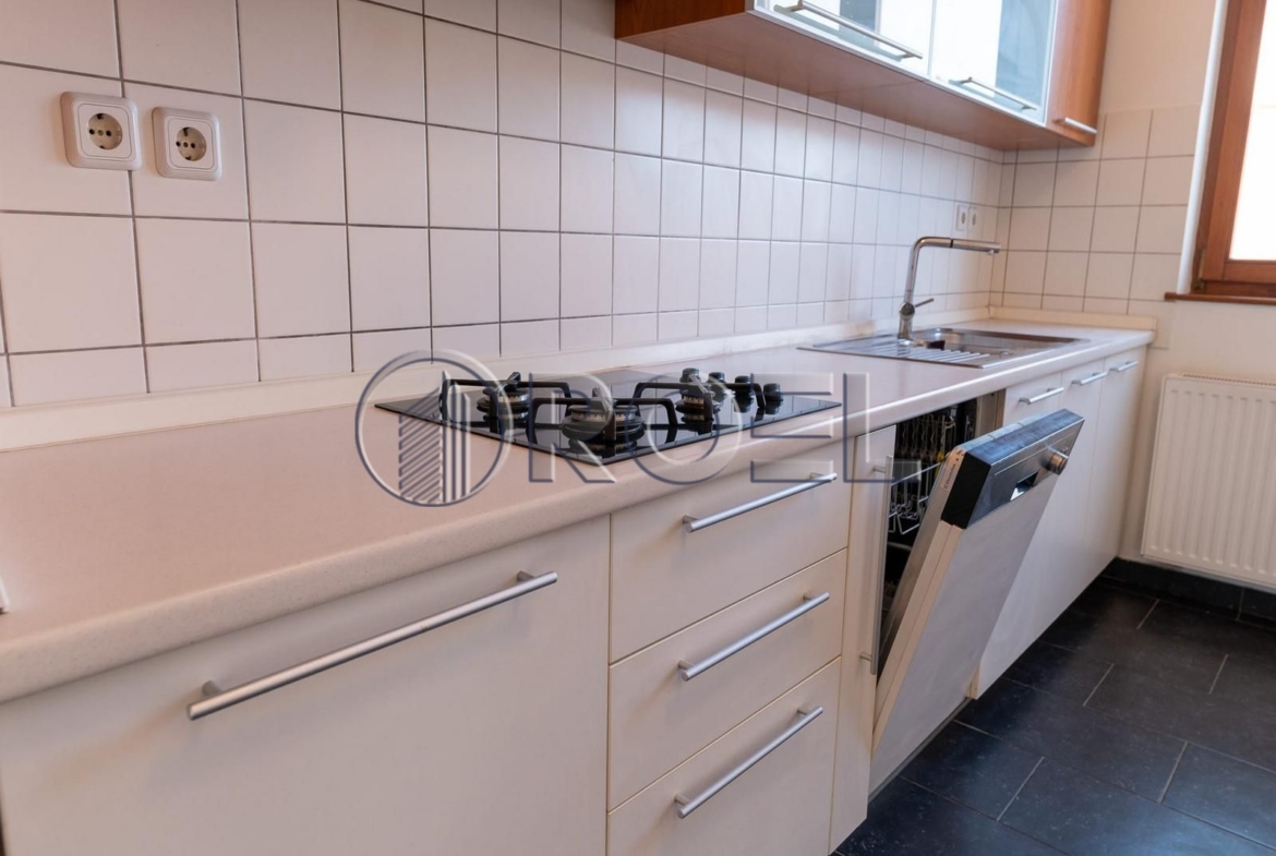 Zagreb, Donji Bukovac, četverosobni penthouse za najam, NKP 145 m2