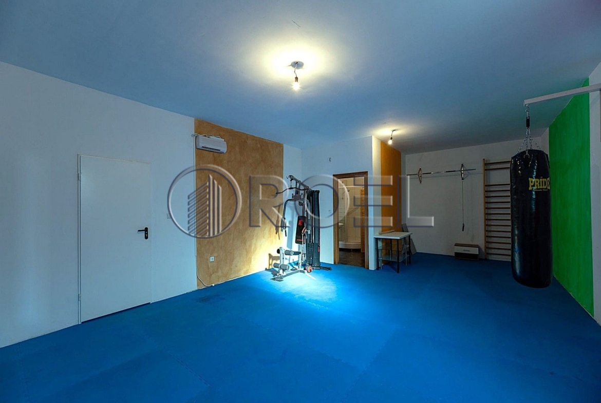 Zagreb, Donji Bukovac, četverosobni penthouse za najam, NKP 145 m2