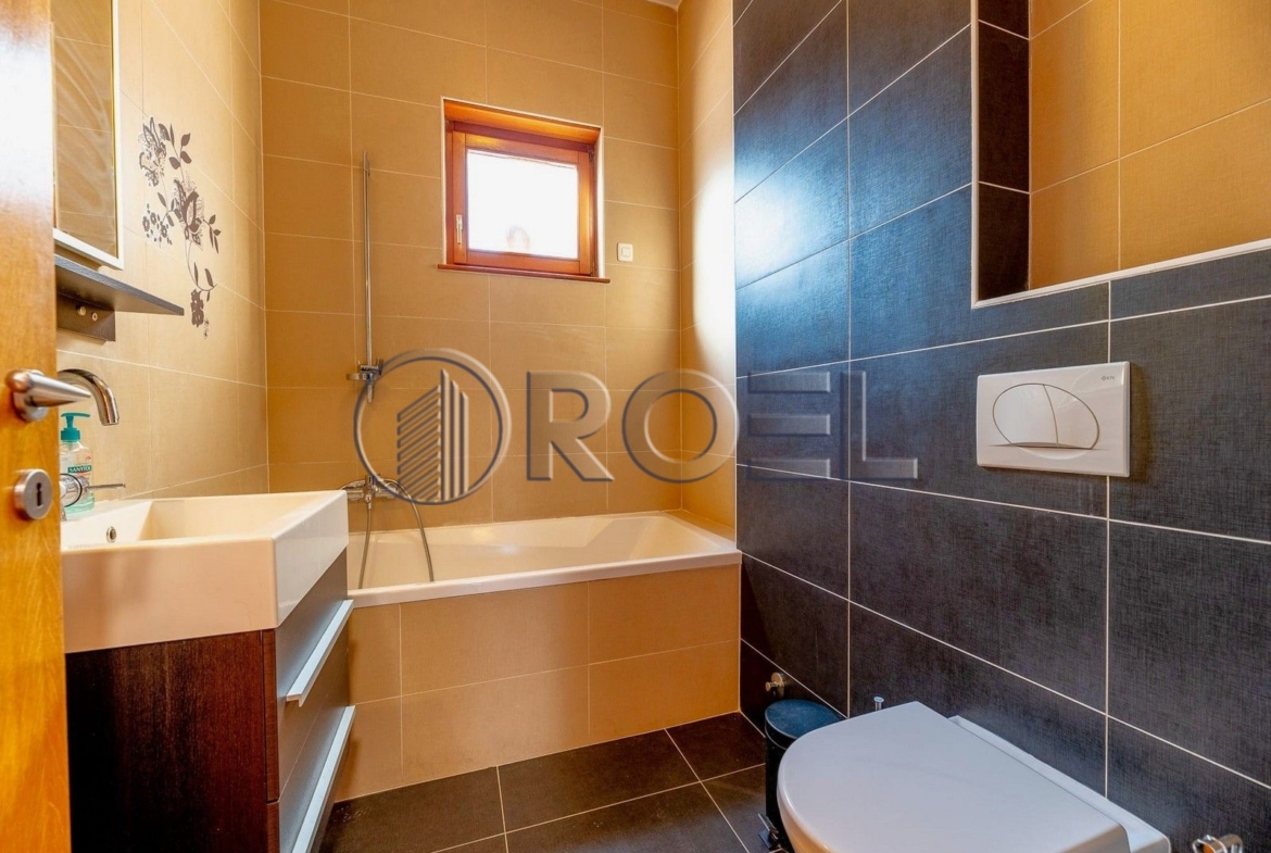 Zagreb, Donji Bukovac, četverosobni penthouse za najam, NKP 145 m2