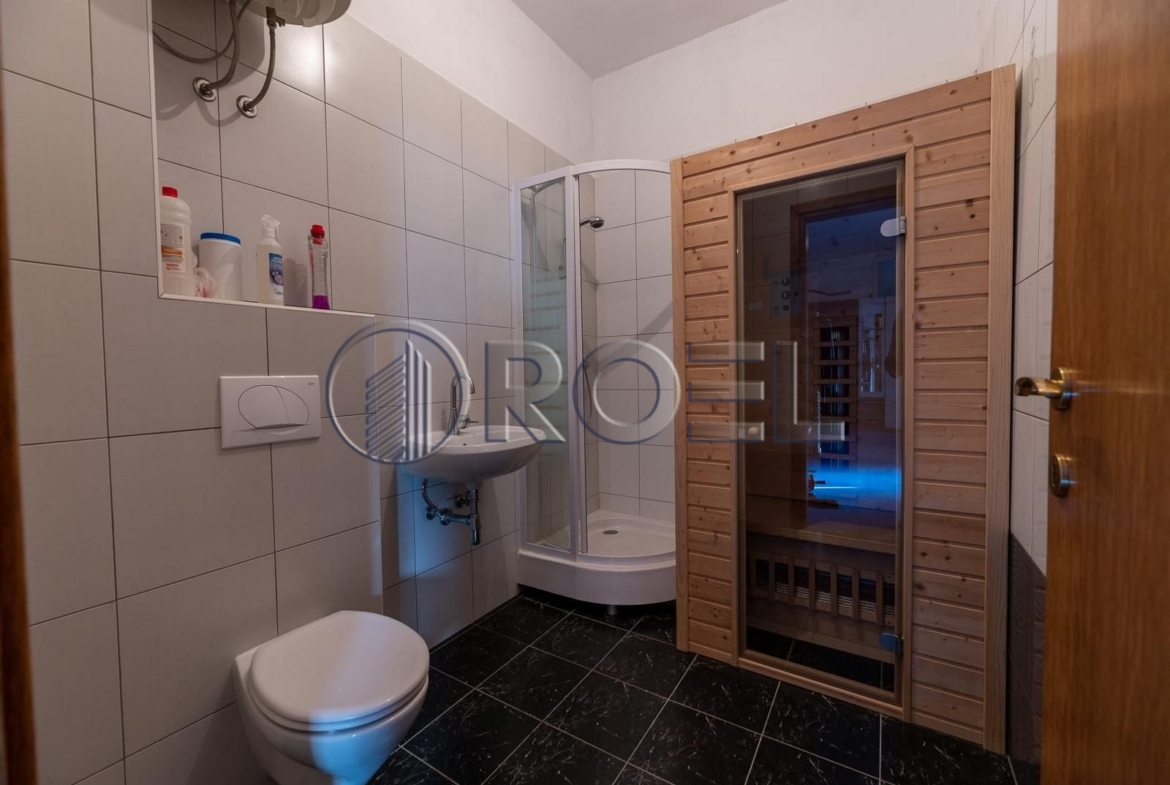 Zagreb, Donji Bukovac, četverosobni penthouse za najam, NKP 145 m2