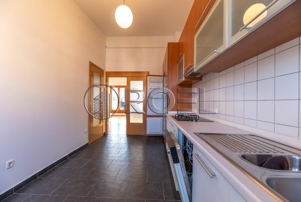 Zagreb, Donji Bukovac, četverosobni penthouse za najam, NKP 145 m2