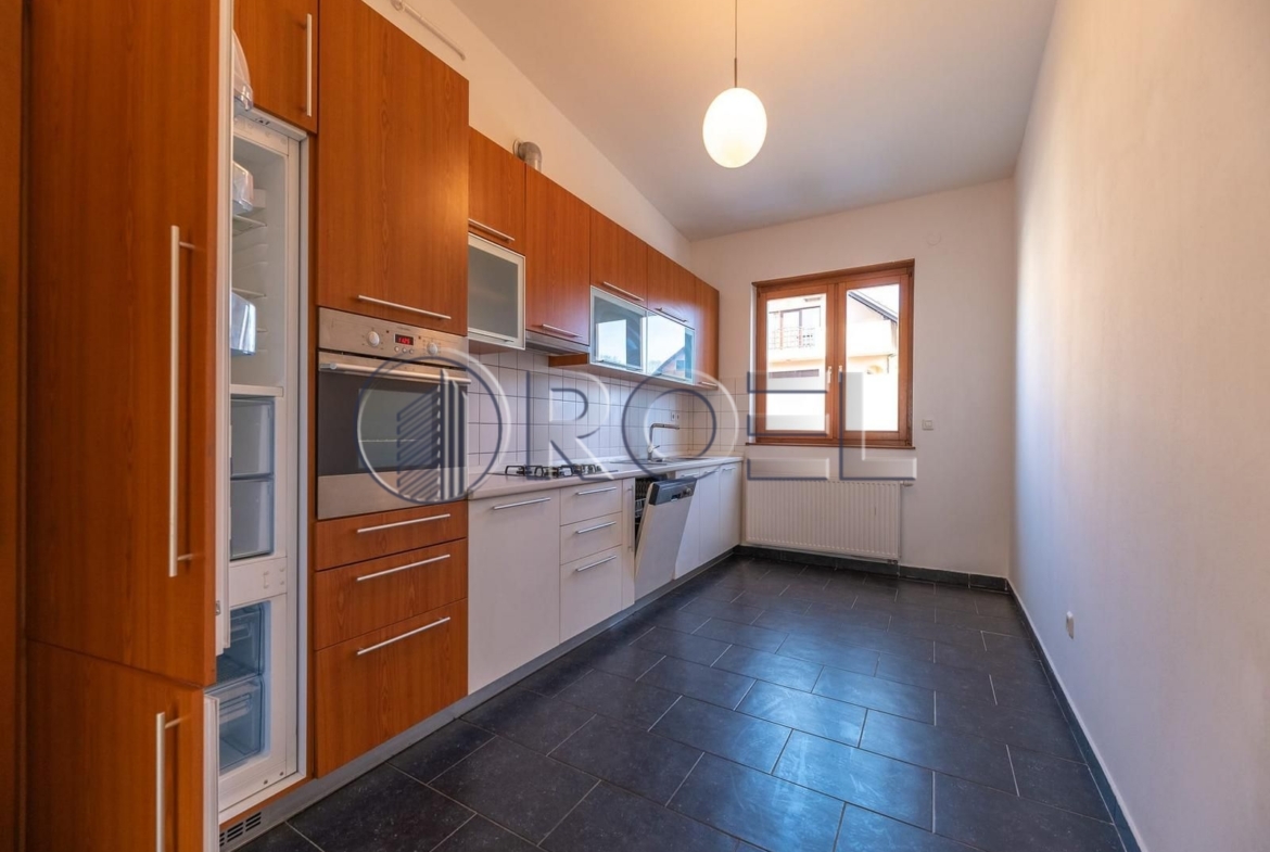 Zagreb, Donji Bukovac, četverosobni penthouse za najam, NKP 145 m2
