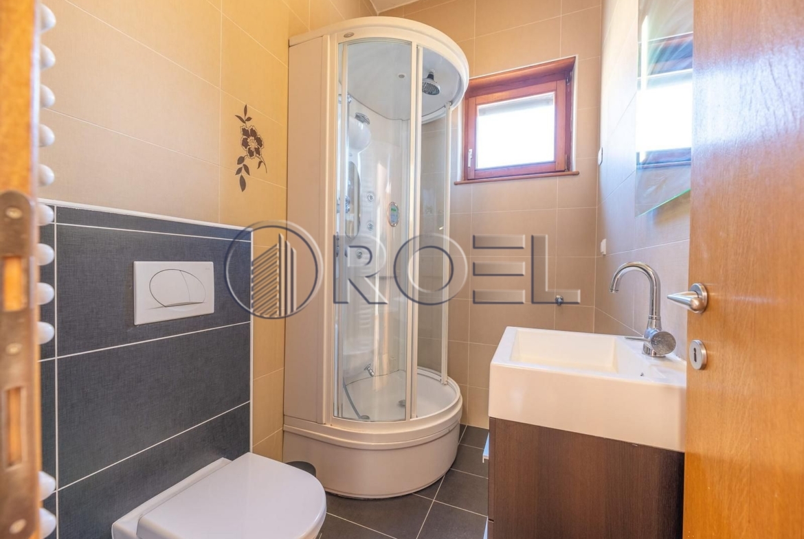 Zagreb, Donji Bukovac, četverosobni penthouse za najam, NKP 145 m2