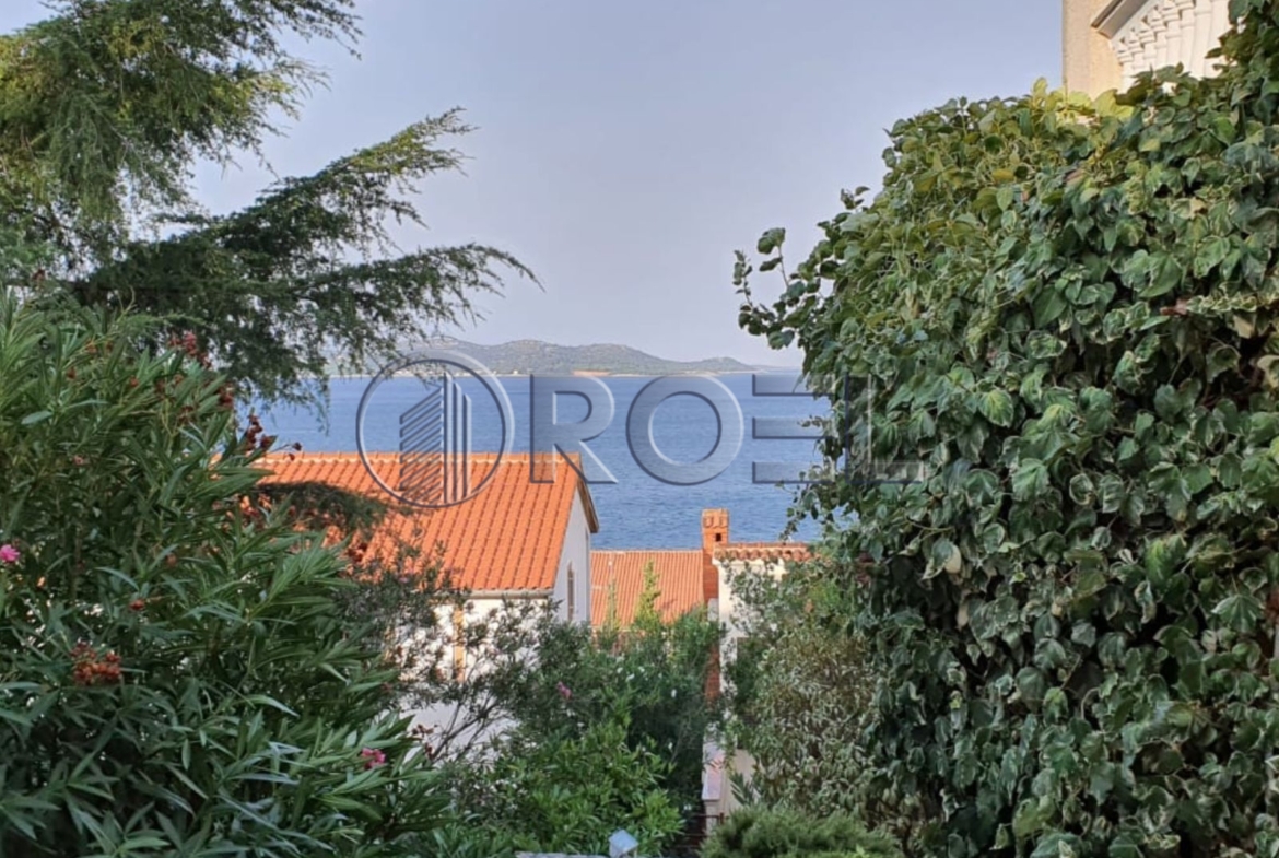 Pakoštane – Drage, kuća na prodaju sa 5 apartmana, 249 m2