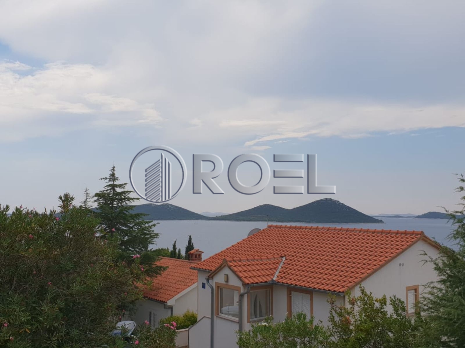 1067_4_1761119421 Pakoštane – Drage, kuća na prodaju sa 5 apartmana, 249 m2