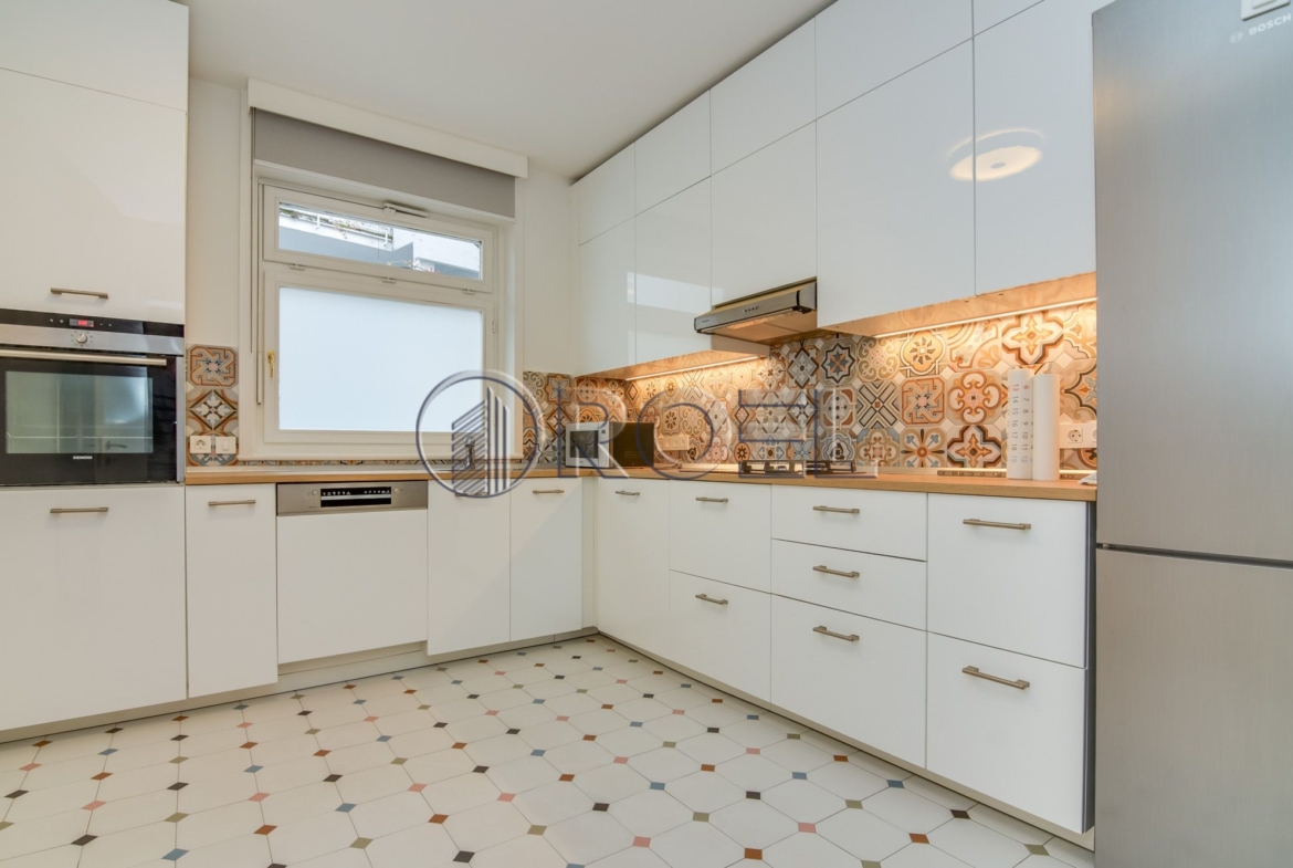 Četverosobni stan s garažom, Najam, Zagreb, Tuškanac, NKP 210 m2