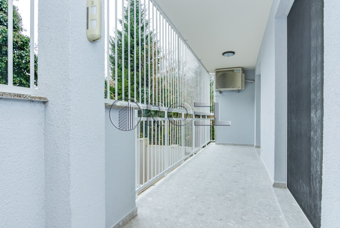 Četverosobni stan s garažom, Najam, Zagreb, Tuškanac, NKP 210 m2