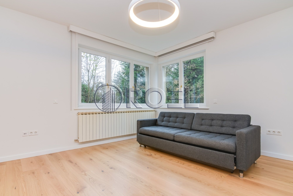 Četverosobni stan s garažom, Najam, Zagreb, Tuškanac, NKP 210 m2