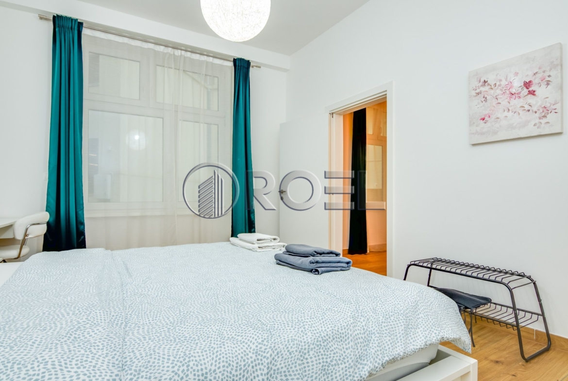 Prodaja, Kuća s dva apartmana, Zagreb, Donji grad 73m2 / dvorište 165m2