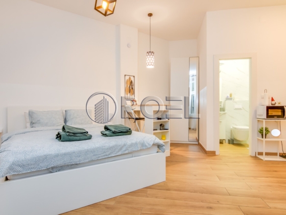 Prodaja, Kuća s dva apartmana, Zagreb, Donji grad 73m2 / dvorište 165m2