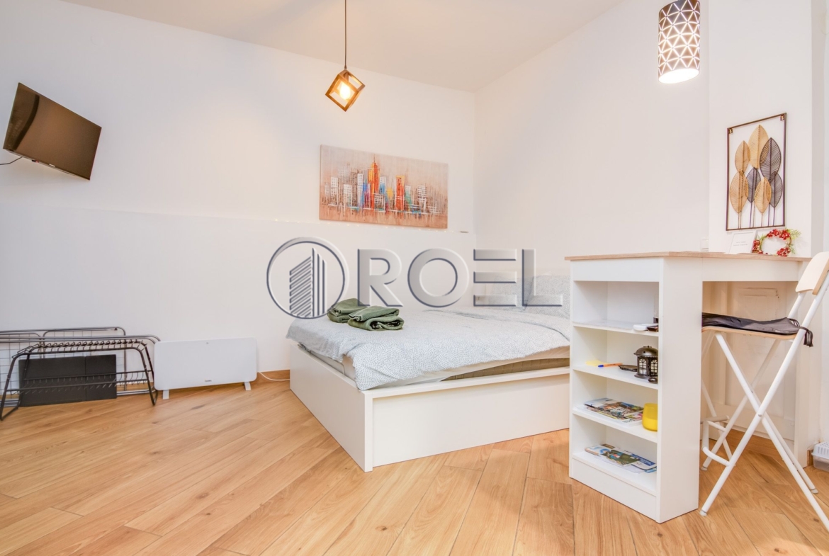 Prodaja, Kuća s dva apartmana, Zagreb, Donji grad 73m2 / dvorište 165m2
