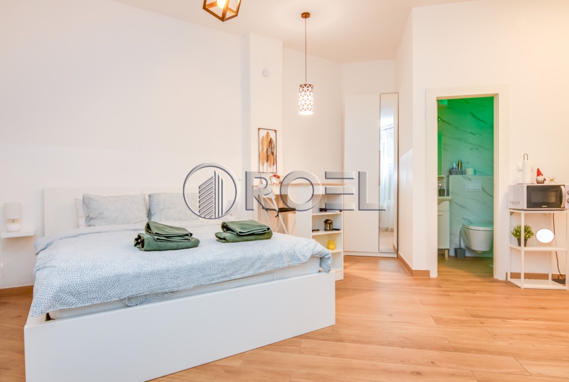 Prodaja, Kuća s dva apartmana, Zagreb, Donji grad 73m2 / dvorište 165m2