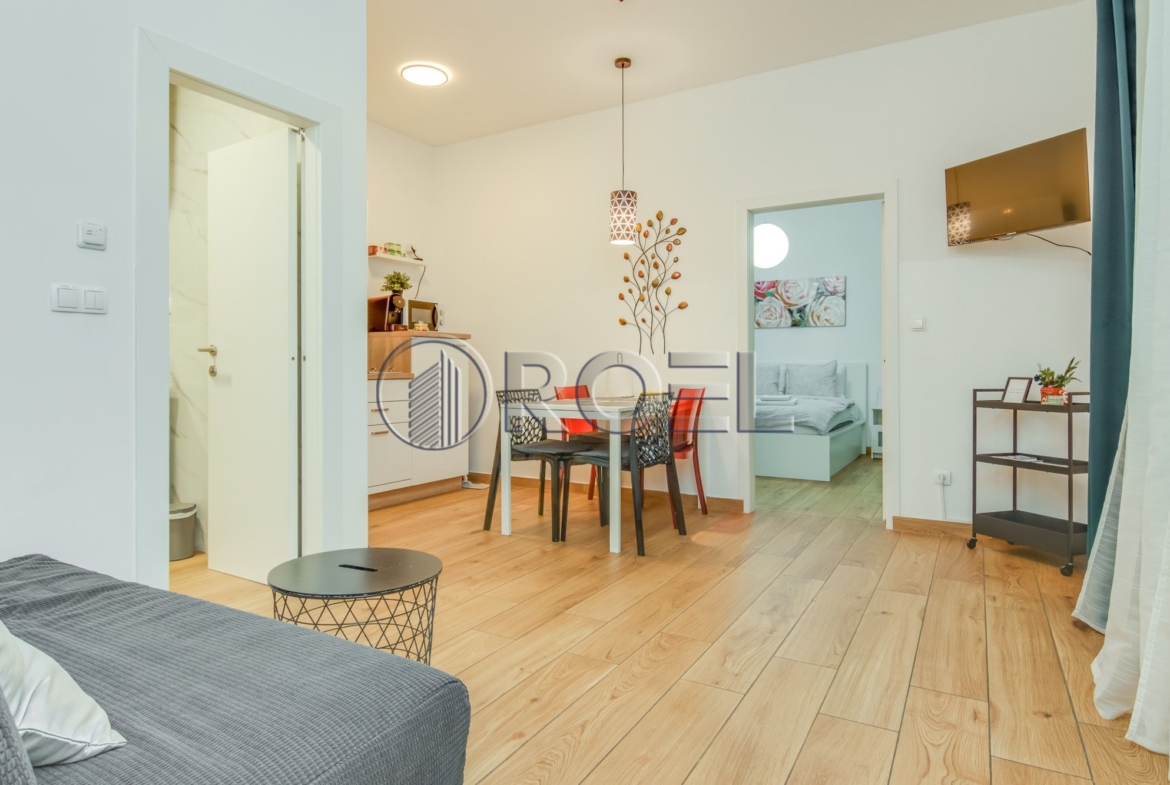 Prodaja, Kuća s dva apartmana, Zagreb, Donji grad 73m2 / dvorište 165m2