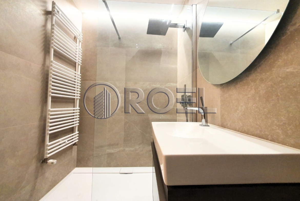 Zagreb, Kvatrić, dvosoban stan/ poslovni prostor, NKP 55 m2, GPM