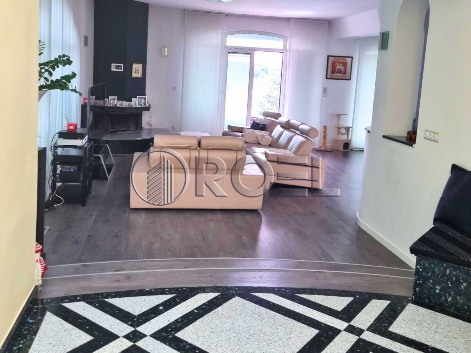 1227_13_1768173403 Zagreb, Remete, Obiteljska kuća za najam, 400 m² s bazenom