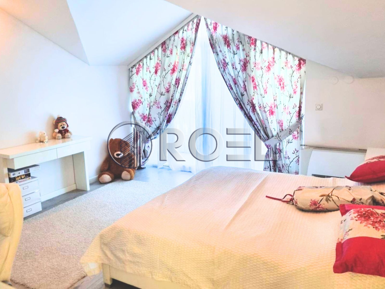 1227_5_1767820354 Zagreb, Remete, Obiteljska kuća za najam, 400 m² s bazenom