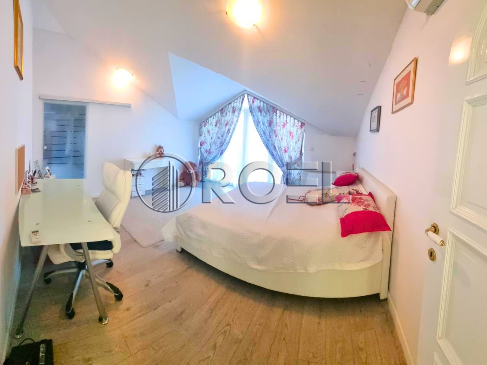 1227_9_1768173401 Zagreb, Remete, Obiteljska kuća za najam, 400 m² s bazenom