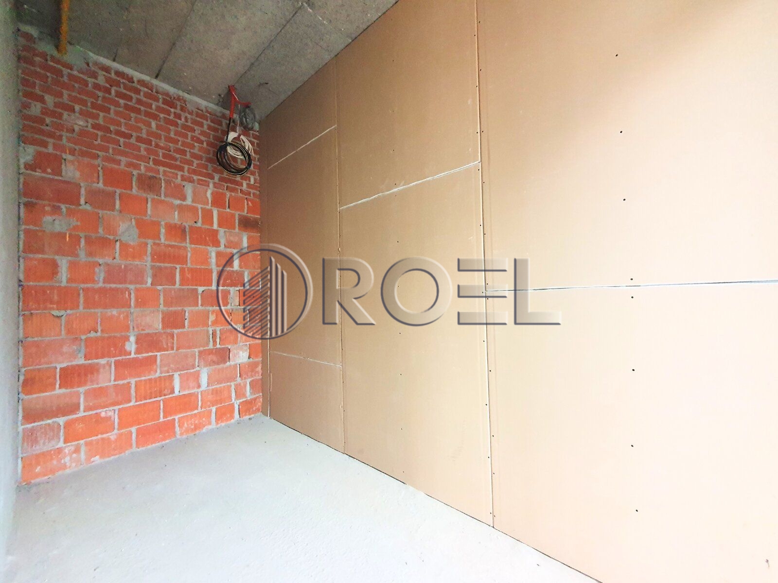 1246_2_1768339939 Zagreb, Zagrebačka cesta, ulični poslovni prostor NKP 43 m2