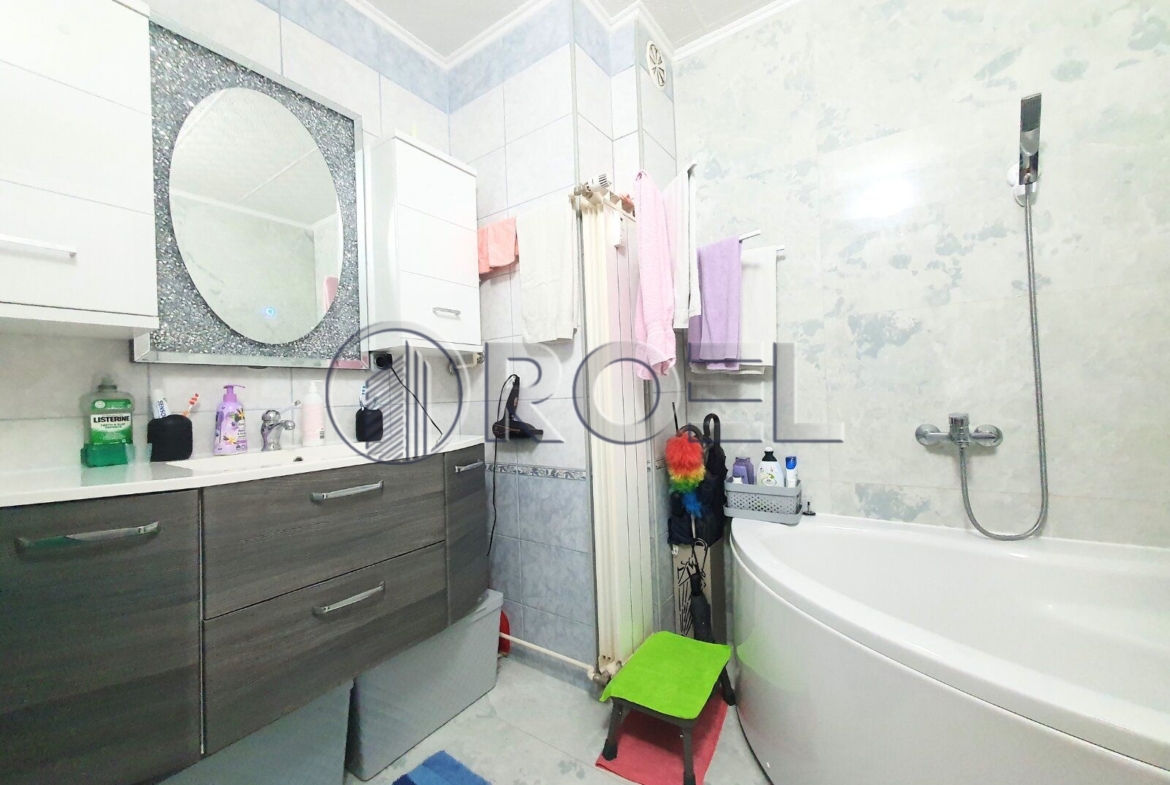 Stan u zgradi, 56, Novi Zagreb – istok, Zagreb