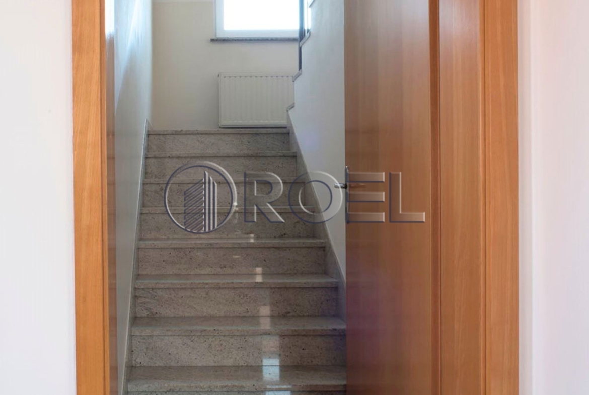 Zagreb, Trešnjevka, six-bedroom duplex apartment, 162.18 m2