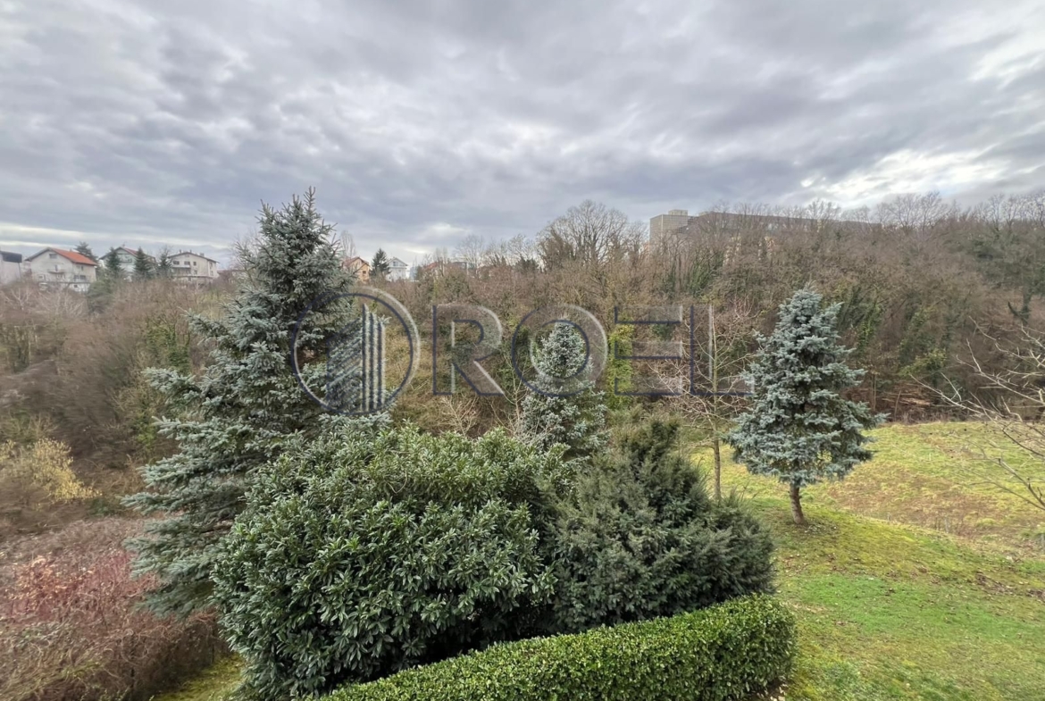 Četverosobni stan, Zagreb, Srebrnjak, NKP 171 m2 + 2 VPM