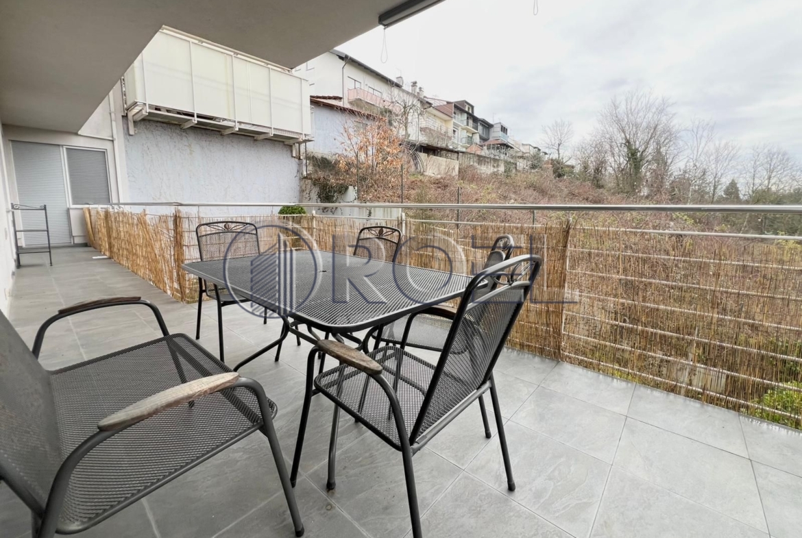 Četverosobni stan, Zagreb, Srebrnjak, NKP 171 m2 + 2 VPM