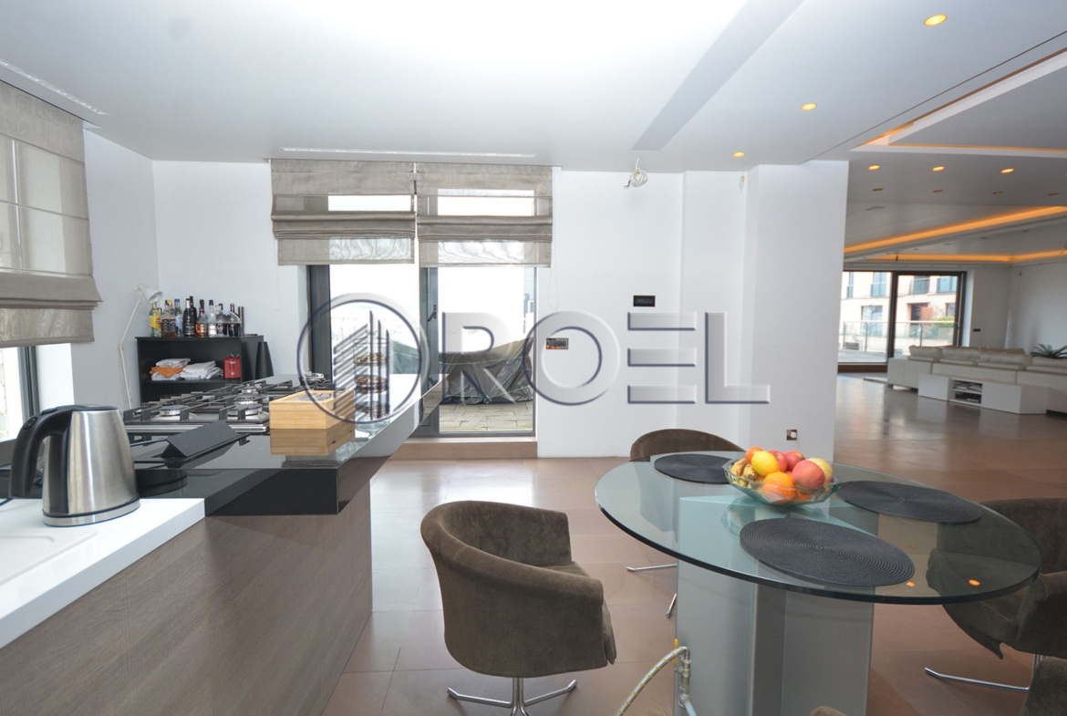 Luxurious apartment in Zagreb with a large terrace and 3 garage spaces
