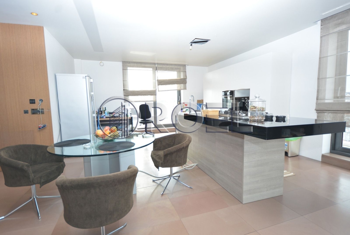 Luxurious apartment in Zagreb with a large terrace and 3 garage spaces