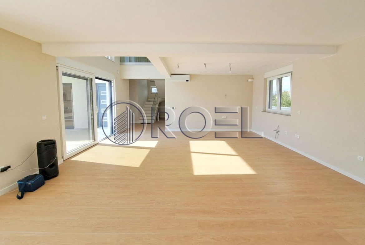 Luksuzna vila, Zadar, Privlaka, NKP 188 m2, blizu mora