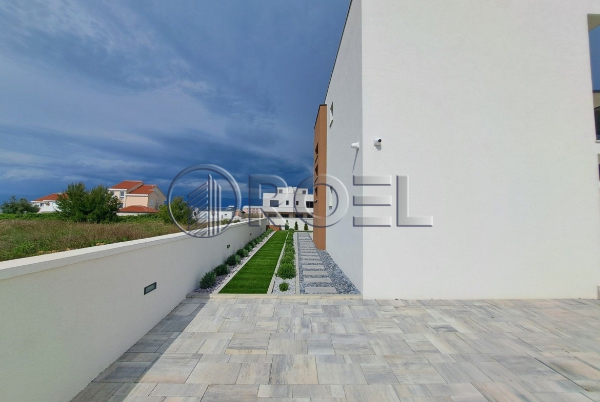 Luksuzna vila, Zadar, Privlaka, NKP 188 m2, blizu mora