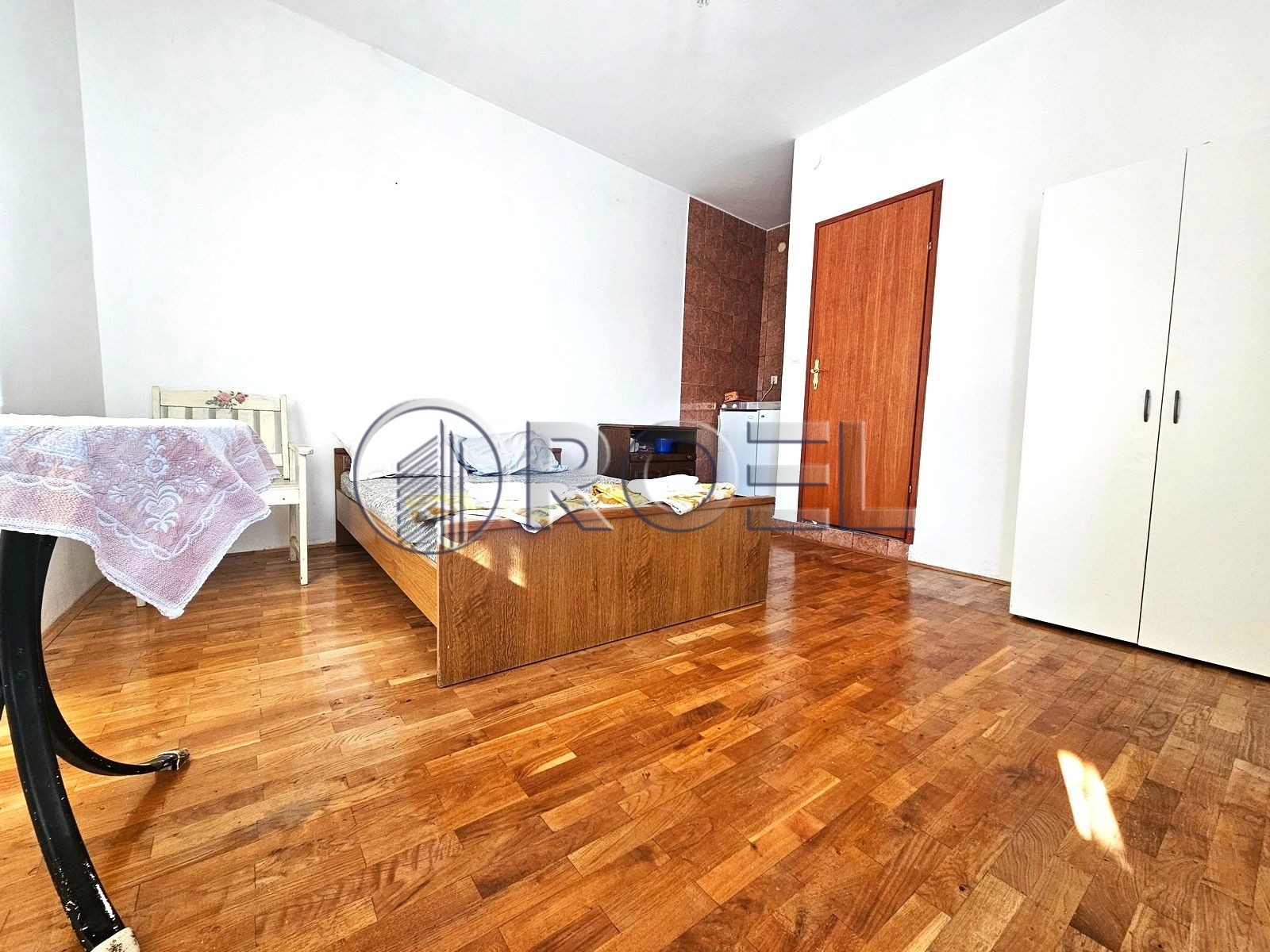 1519_13_1777975863 Prodaja, Selce, strogi centar, kuća s apartmanima, 200 m2
