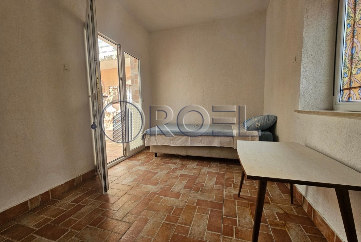 Prodaja, Selce, strogi centar, kuća s apartmanima, 200 m2