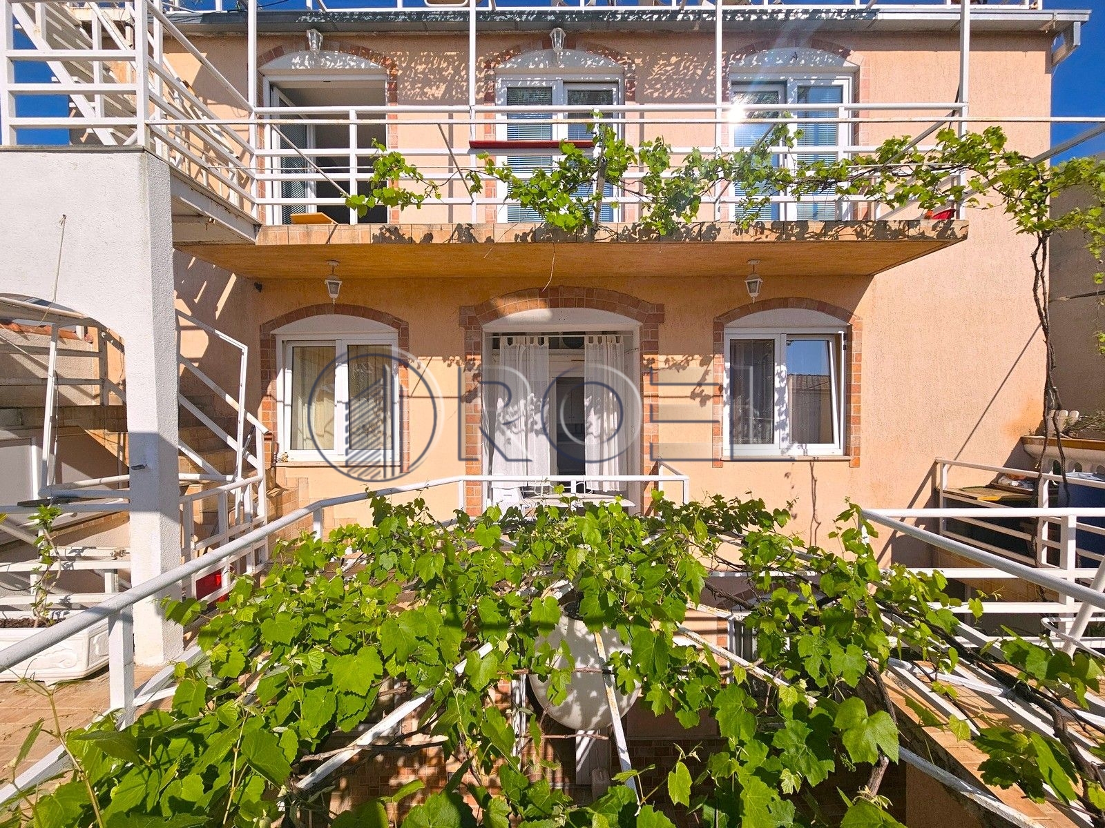 1519_7_1777975801 Prodaja, Selce, strogi centar, kuća s apartmanima, 200 m2