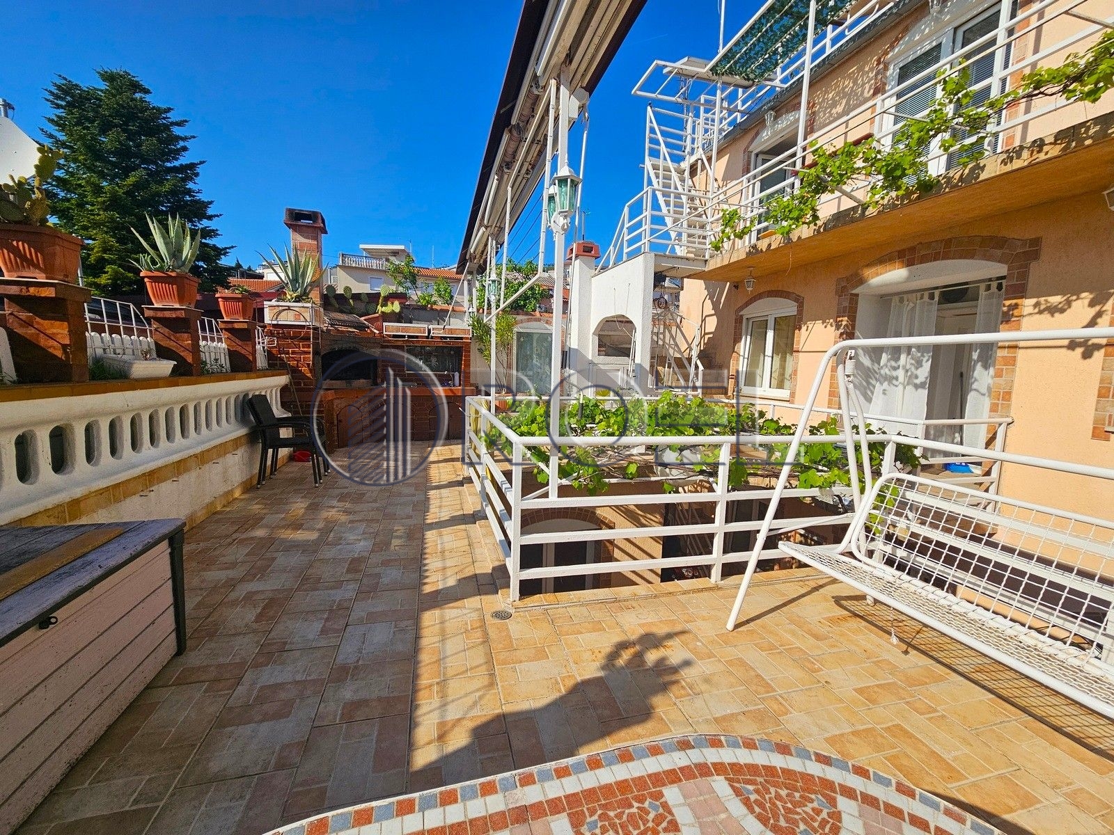 1519_9_1777975822 Prodaja, Selce, strogi centar, kuća s apartmanima, 200 m2